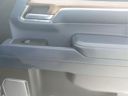 Used 2022 Chevrolet Silverado 1500 High Country w/ High Country Premium Package image 21