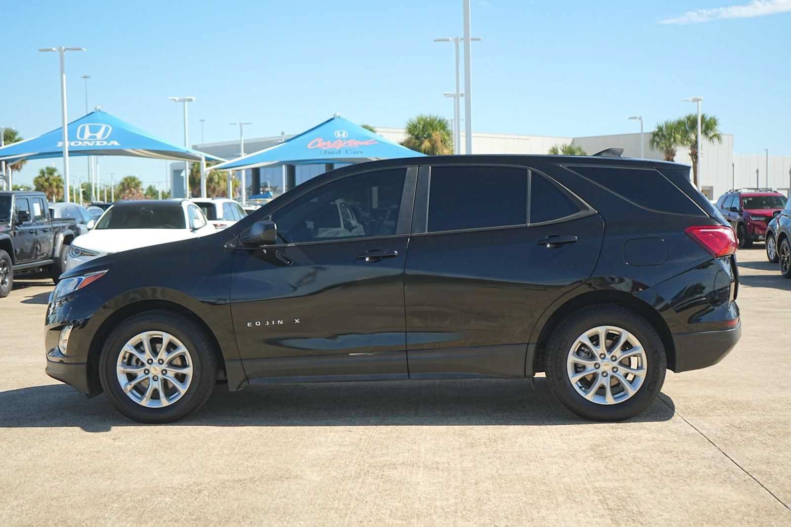Used 2021 Chevrolet Equinox LS w/ LS Convenience Package FWD image 3