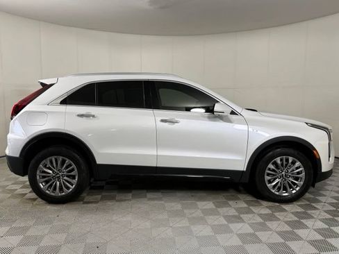 Certified 2025 Cadillac XT4 Premium Luxury w/ Technology Package FWD image 8