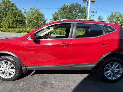 Used 2018 Nissan Rogue Sport SV w/ SV All-Weather Package AWD/4WD image 8