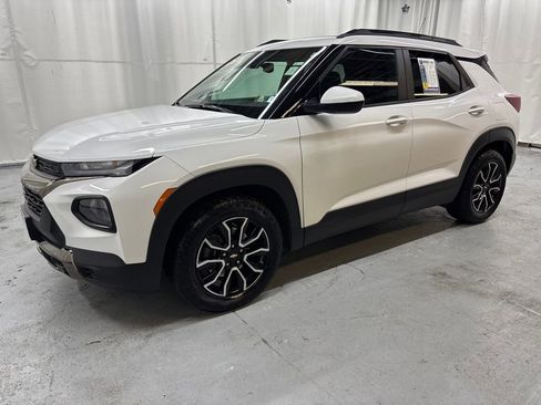 Used 2023 Chevrolet TrailBlazer ACTIV w/ Sun and Liftgate Package image 1