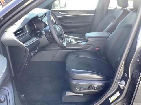 New 2026 Jeep Grand Cherokee Altitude AWD/4WD image 9