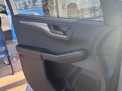 Used 2025 Ford Escape Active AWD/4WD image 22