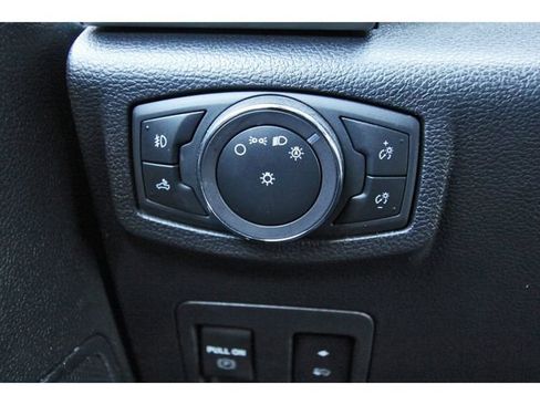 Used 2019 Ford F150 Platinum w/ Equipment Group 701A Luxury image 20