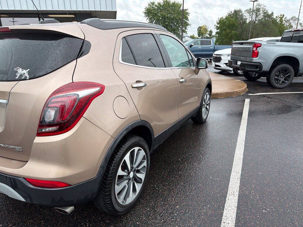 Used 2019 Buick Encore Essence AWD/4WD image 2