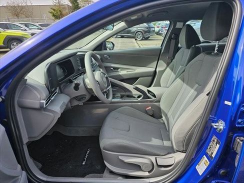 New 2026 Hyundai Elantra SE FWD image 17