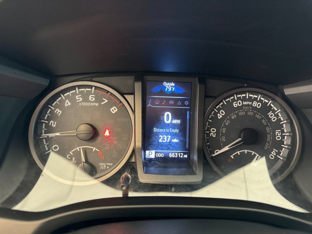 Used 2019 Toyota Tacoma TRD Off-Road w/ Technology Package AWD/4WD image 14