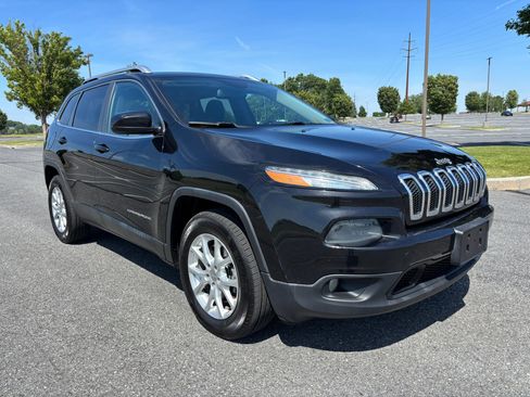 Used 2014 Jeep Cherokee Latitude w/ Cold Weather Group AWD/4WD image 4