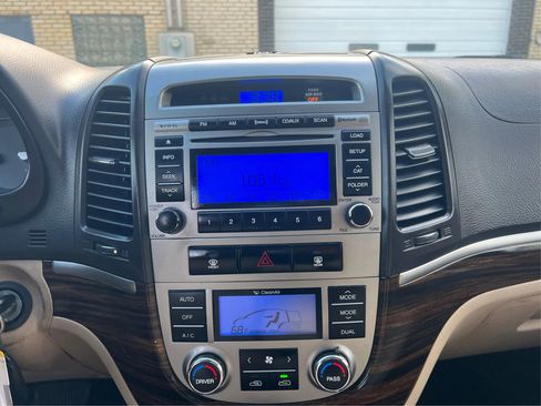 Used 2011 Hyundai Santa Fe Limited image 16