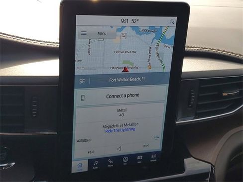 Used 2024 Ford Explorer King Ranch w/ Technology Package image 27