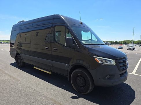 Used 2024 Mercedes-Benz Sprinter 2500 image 3