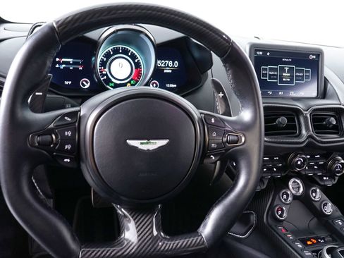 Used 2019 Aston Martin V8 Vantage Base image 20