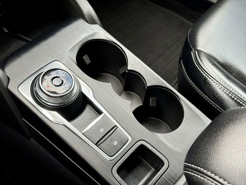 Certified 2025 Ford Escape Platinum image 31