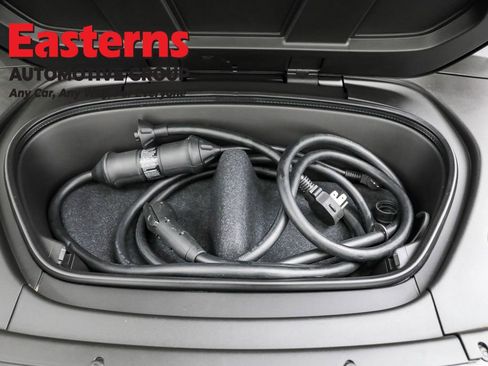 Used 2023 Volvo C40 P8 Recharge Plus w/ Climate Package image 7