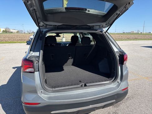 Used 2023 Chevrolet Equinox LT image 9