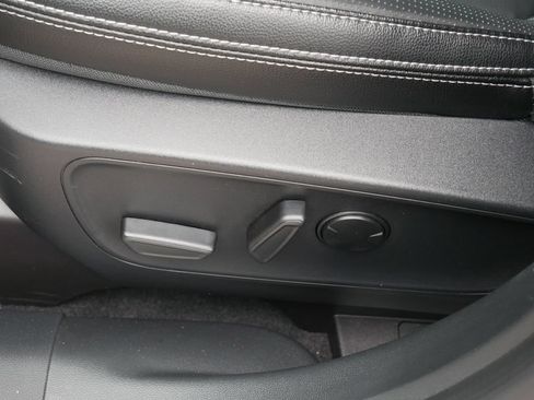 New 2025 Ford Escape SE w/ PHEV Premium Package FWD image 18