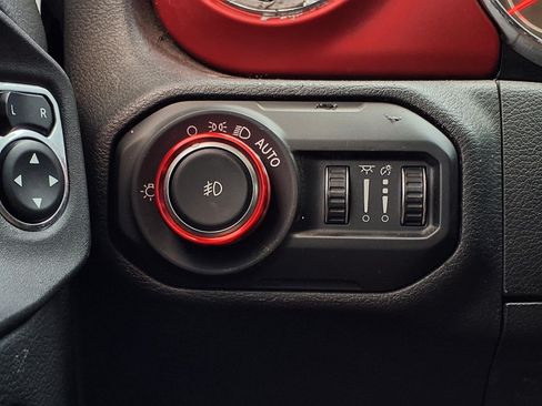 Used 2021 Jeep Wrangler Rubicon AWD/4WD image 24