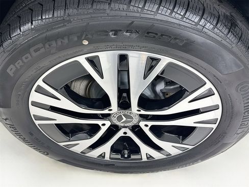 New 2025 Mercedes-Benz GLB 250 4MATIC image 32