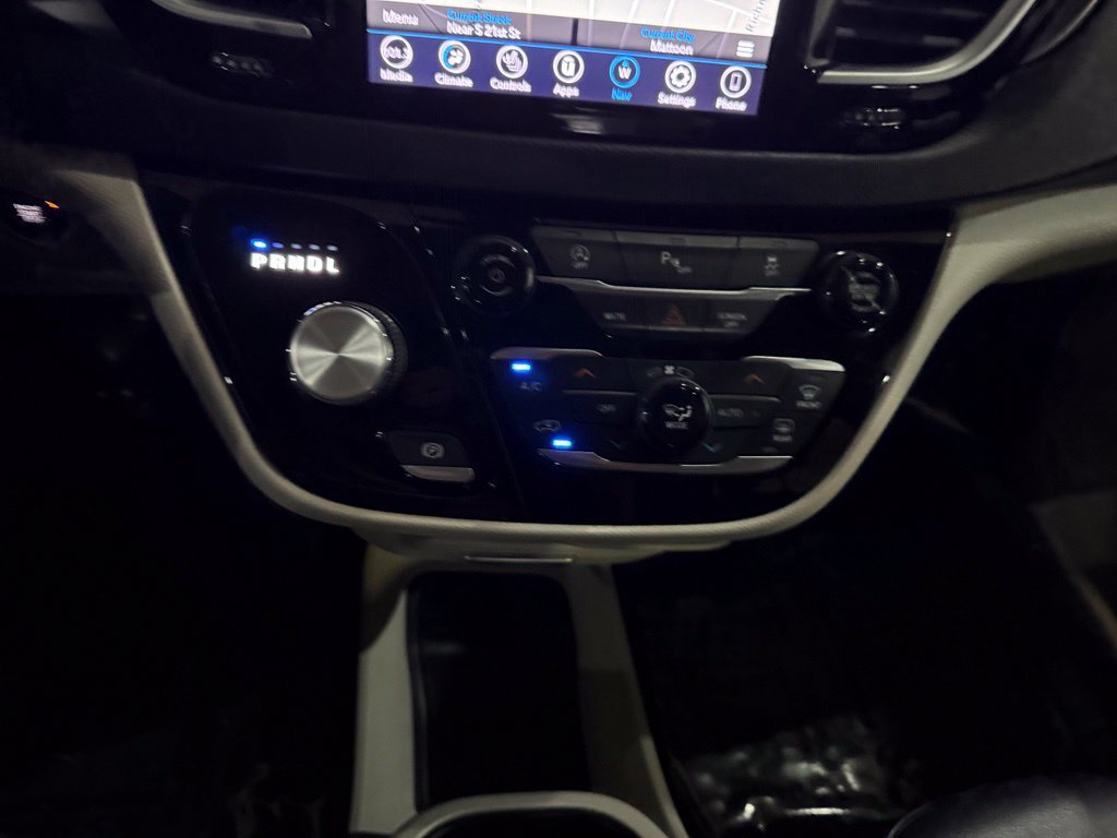 Used 2020 Chrysler Pacifica Touring-L Plus FWD image 20