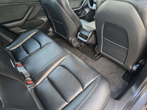 Used 2021 Tesla Model 3 Long Range image 13