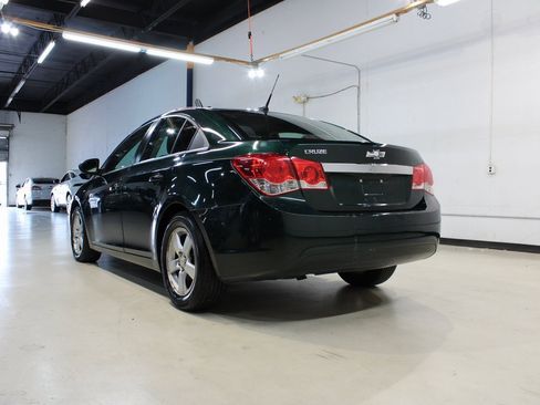 Used 2014 Chevrolet Cruze LT image 2