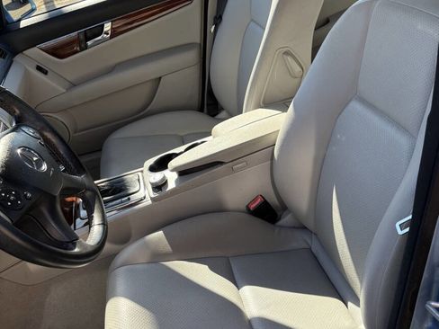 Used 2011 Mercedes-Benz C 300 4MATIC Sedan image 7
