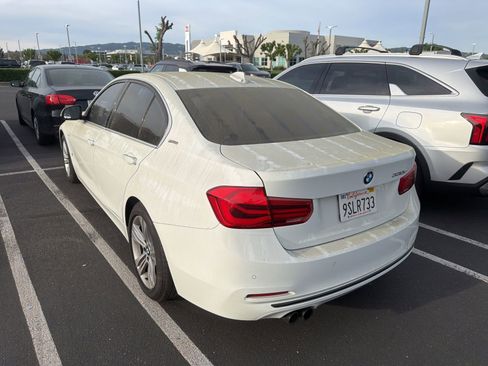 Used 2018 BMW 330e w/ Convenience Package image 4