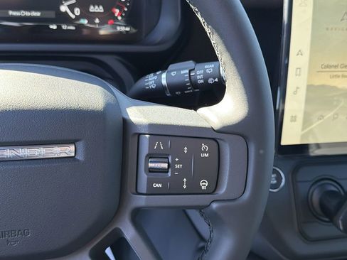 New 2026 Land Rover Defender 110 X-Dynamic SE image 24