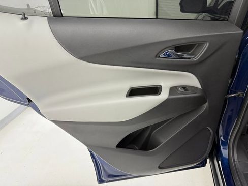 Used 2022 Chevrolet Equinox LS w/ LS Convenience Package image 35