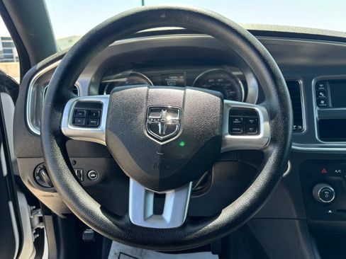 Used 2013 Dodge Charger SE RWD image 13