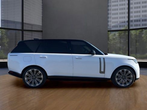 Used 2024 Land Rover Range Rover Long Wheelbase SE image 17