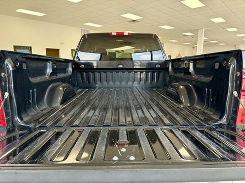 Used 2007 Chevrolet Silverado 2500 LT w/ EZ-Lift Tailgate Package image 9