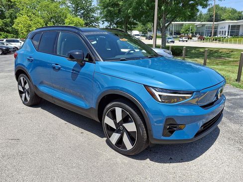 Used 2023 Volvo XC40 Recharge Ultimate AWD/4WD image 1