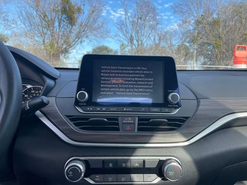 Used 2025 Nissan Altima 2.5 SV image 20