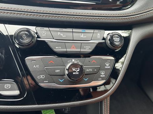 New 2026 Chrysler Pacifica Pinnacle AWD/4WD image 20