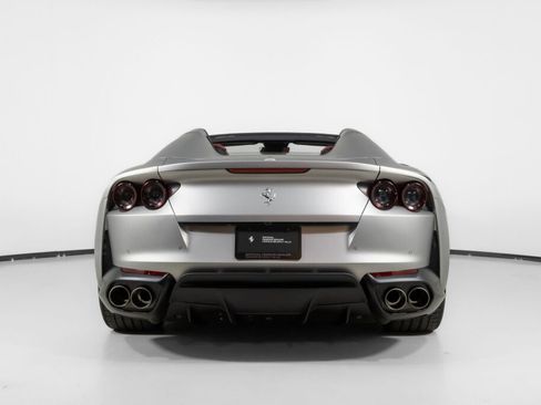 Used 2022 Ferrari 812 GTS image 6
