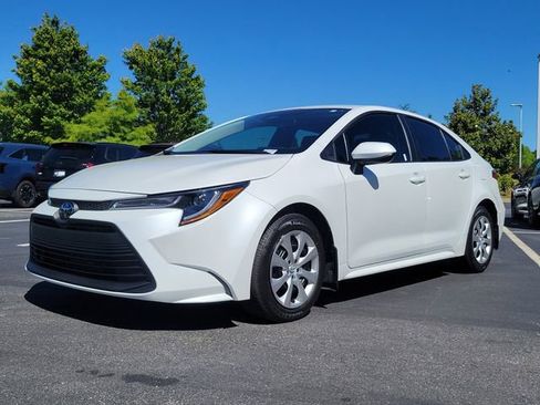 Used 2025 Toyota Corolla LE FWD image 25
