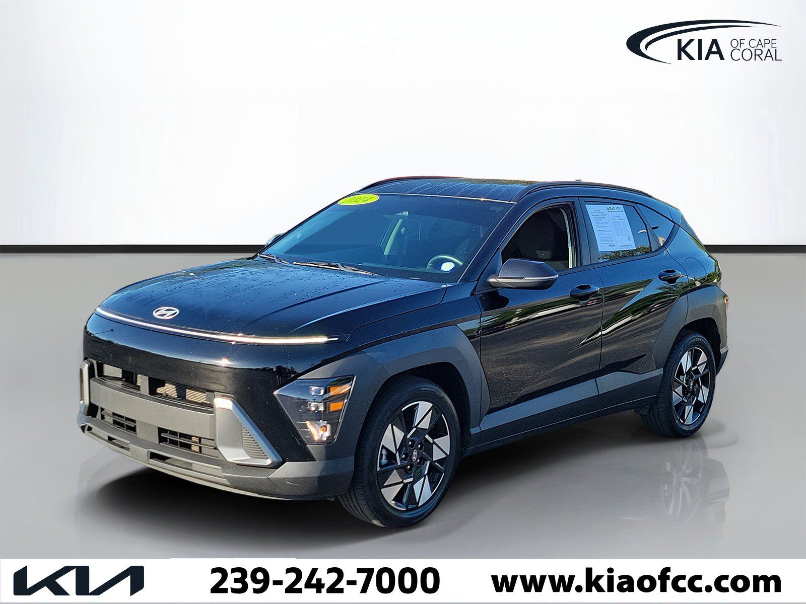 Used 2024 Hyundai Kona SEL w/ Convenience Package FWD image 3