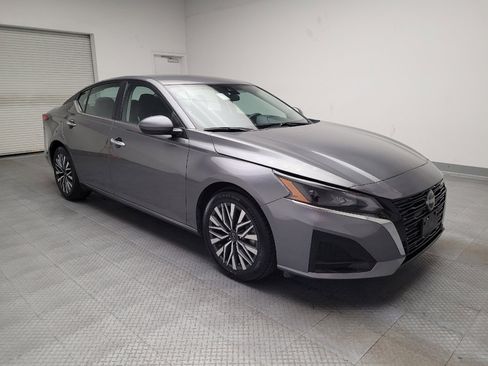 Used 2023 Nissan Altima 2.5 SV image 13