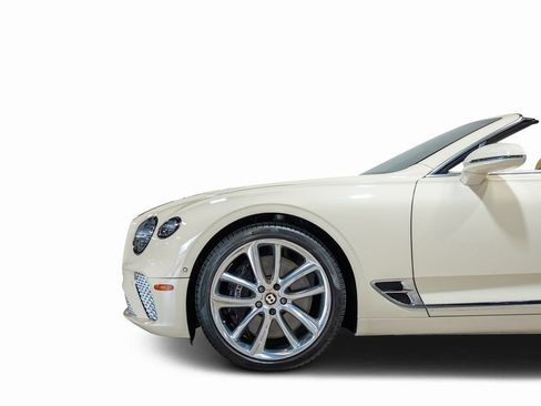 Used 2020 Bentley Continental GT image 28