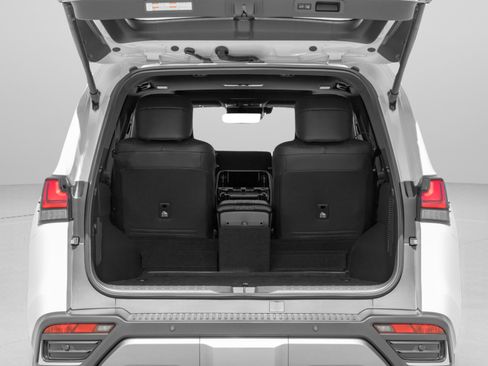 Used 2023 Lexus LX 600 F Sport w/ Accessory Package (Z1) AWD/4WD image 14