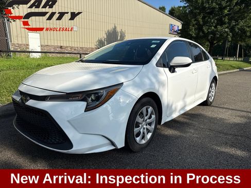 Used 2022 Toyota Corolla LE FWD image 1