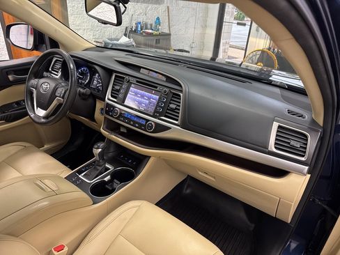 Used 2015 Toyota Highlander XLE image 54