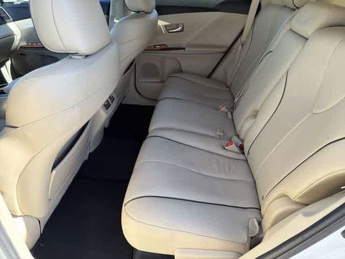 Used 2010 Toyota Venza AWD image 17