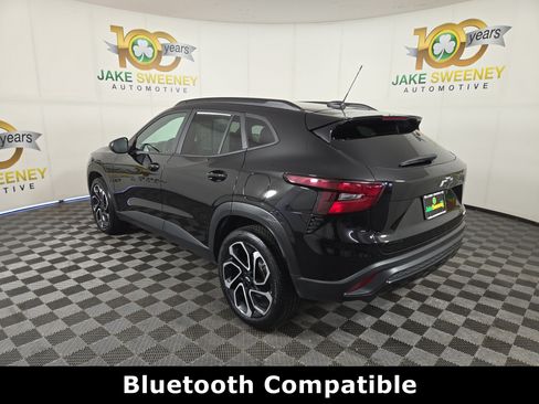 Used 2025 Chevrolet Trax RS w/ Sunroof Package FWD image 6