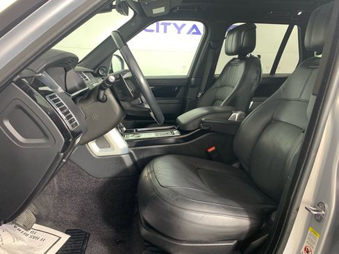 Used 2019 Land Rover Range Rover HSE image 15