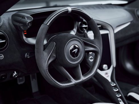 Used 2024 McLaren 750S Spider image 40