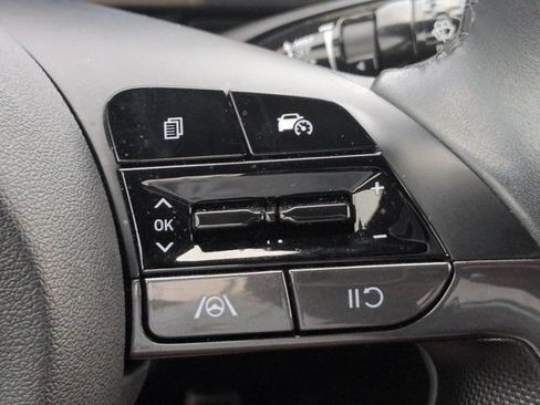 Certified 2025 Hyundai Elantra Sport FWD image 24