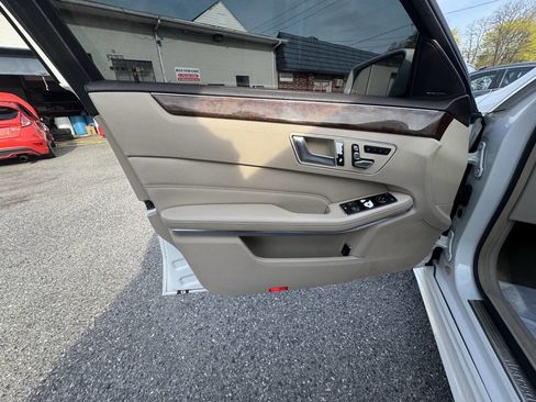 Used 2014 Mercedes-Benz E 350 4MATIC Sedan image 48