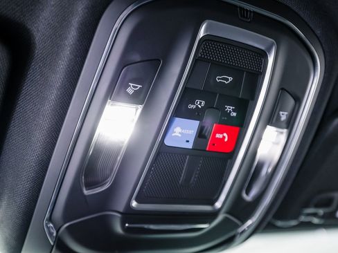 Used 2024 Jeep Grand Cherokee Limited w/ Black Appearance Package image 21